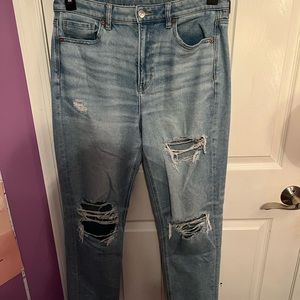 American Eagle Ripped Straight Mom Jean